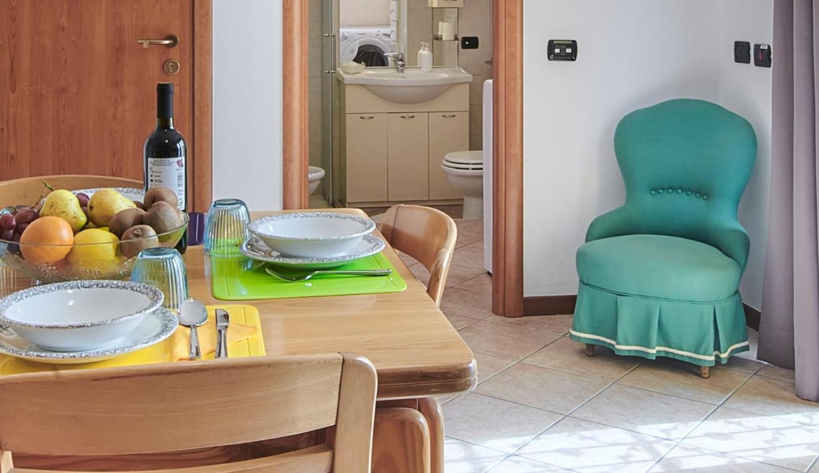 B&B-Foresteria Casa Della Musica Lake Como Мандельо дел Ларио Стая снимка