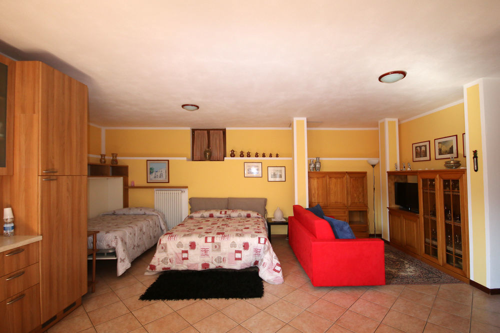 B&B-Foresteria Casa Della Musica Lake Como Мандельо дел Ларио Екстериор снимка