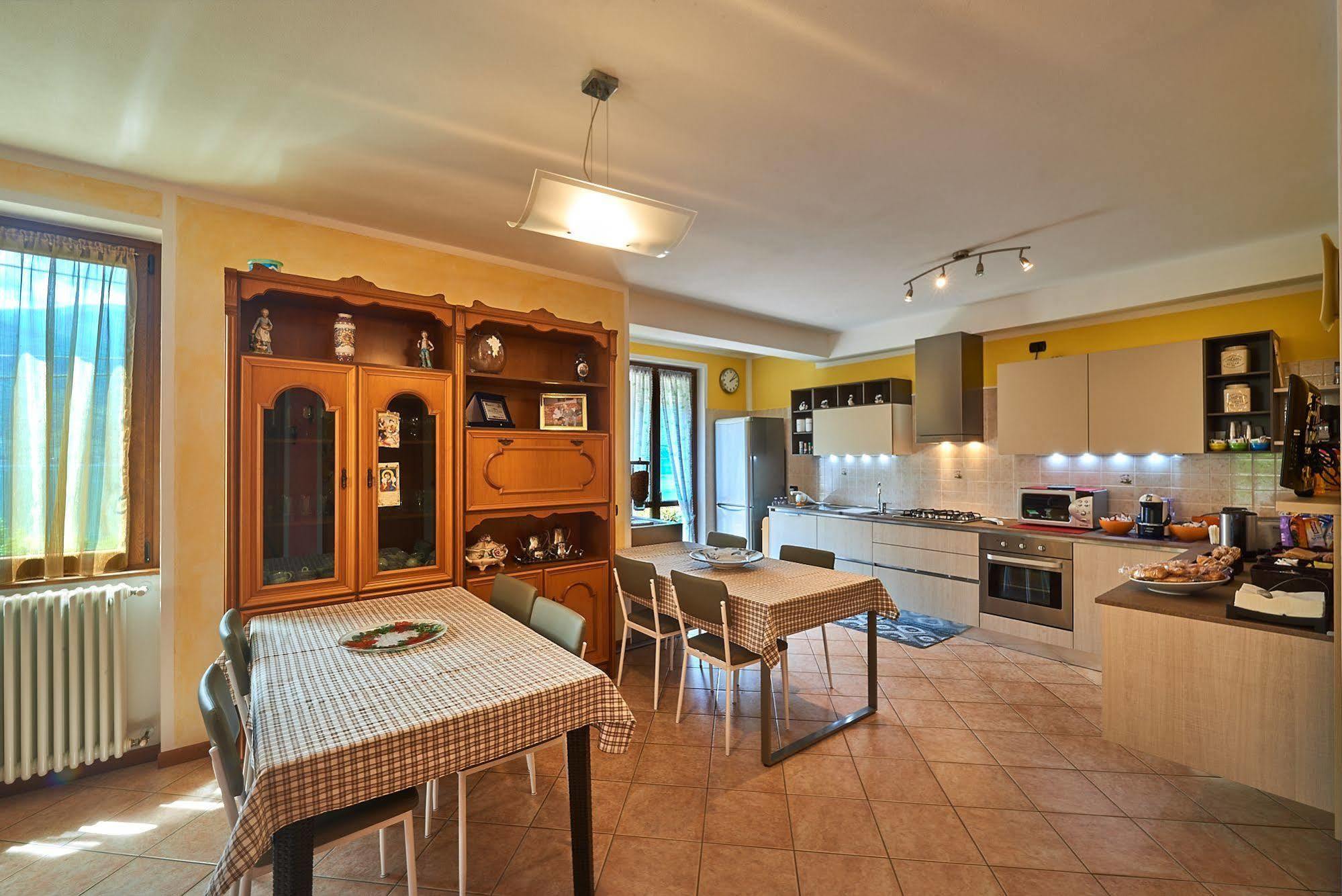 B&B-Foresteria Casa Della Musica Lake Como Мандельо дел Ларио Екстериор снимка