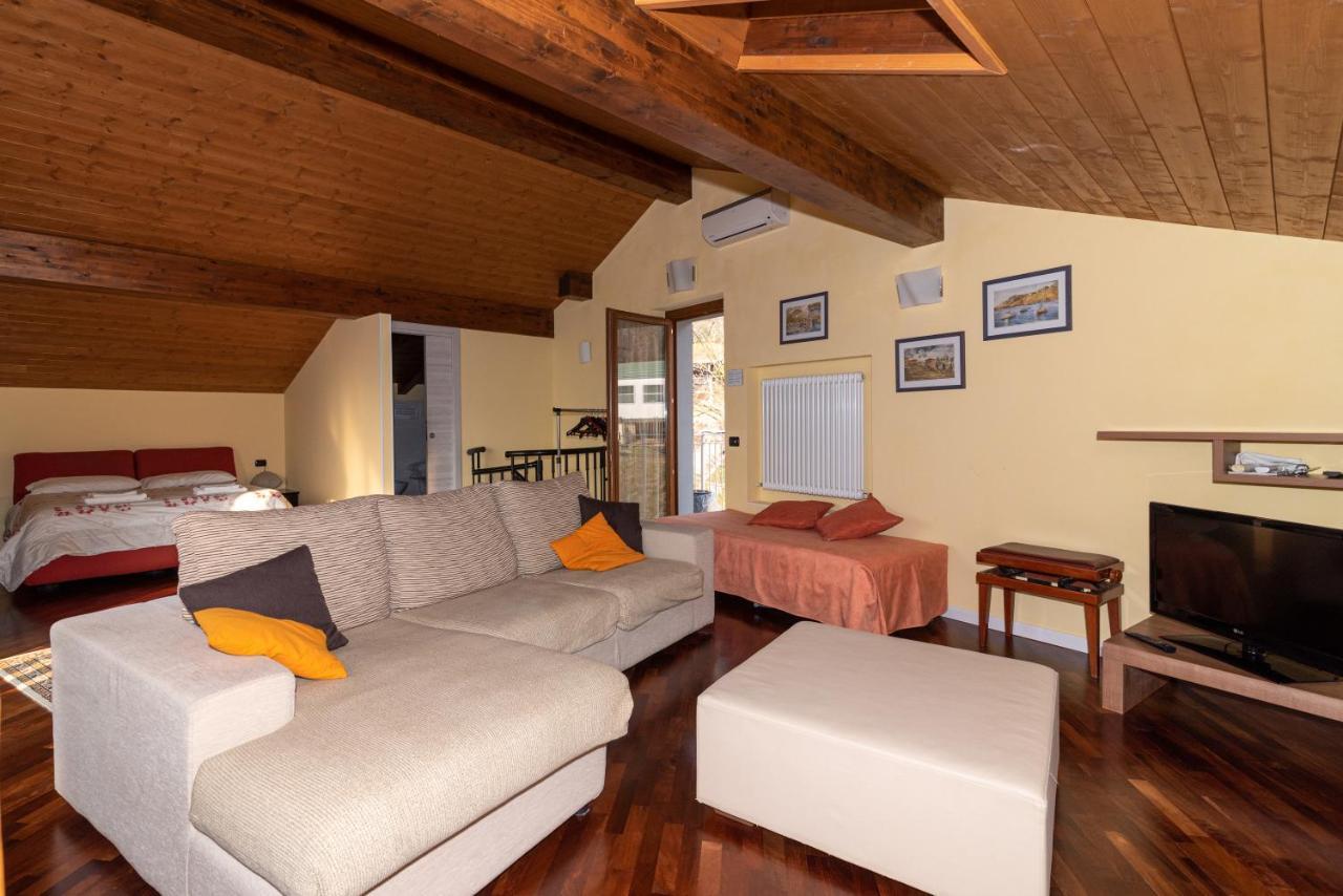 B&B-Foresteria Casa Della Musica Lake Como Мандельо дел Ларио Екстериор снимка